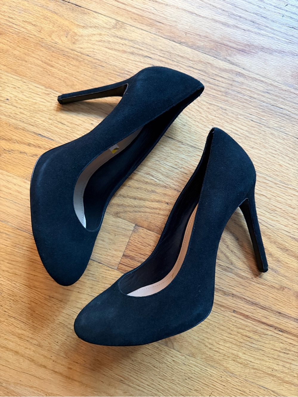 Pour La Victoire Black Suede Round-Toe Pumps